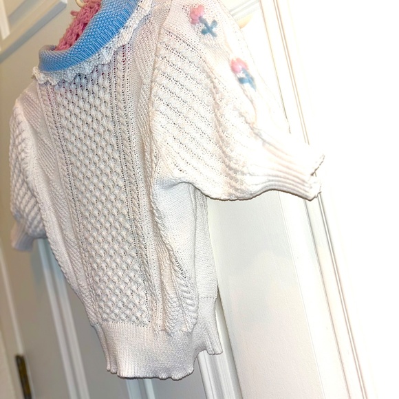 Handmade hand knit Cottagecore Short Sleeve Small Floral Embroidered Sweater - Picture 5 of 9